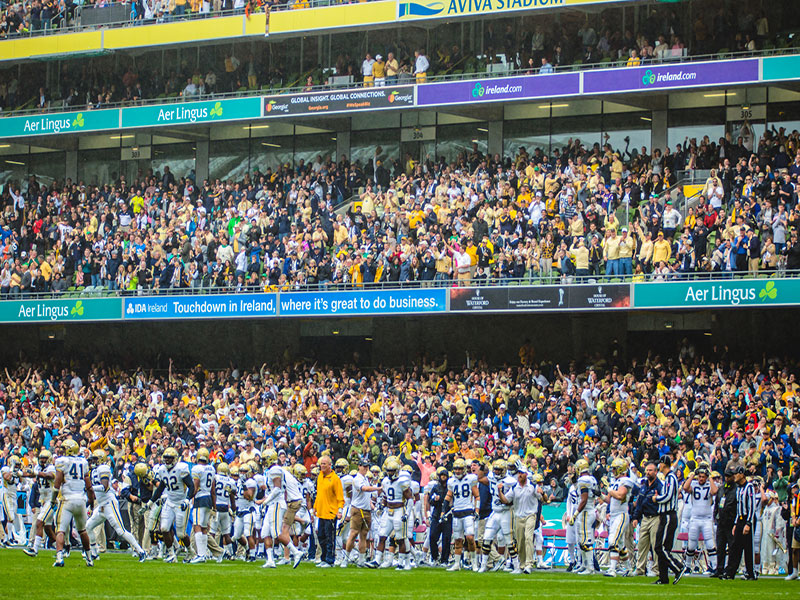 Aer Lingus College Football Classic - Happy Thanksgiving to our friends in  the U.S. We hope you enjoy a day full of the most important things: Family,  Feast & Football! 